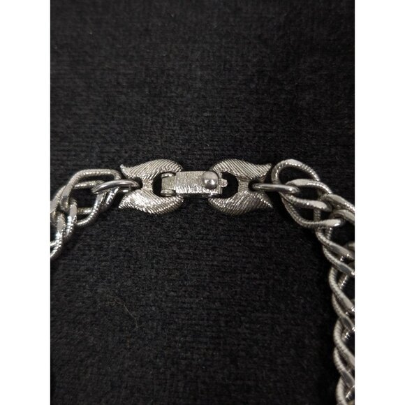 Vintage Monet Double Curb Chain Bracelet Textured Mid Century MCM Classic 7 in - Picture 3 of 5